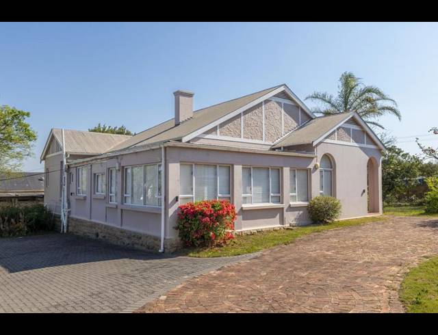 5 BEDROOM HOUSE FOR SALE IN KINGSWOOD